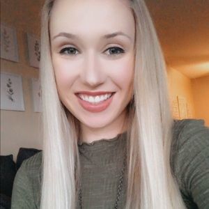 Meet your Posher, Brooke